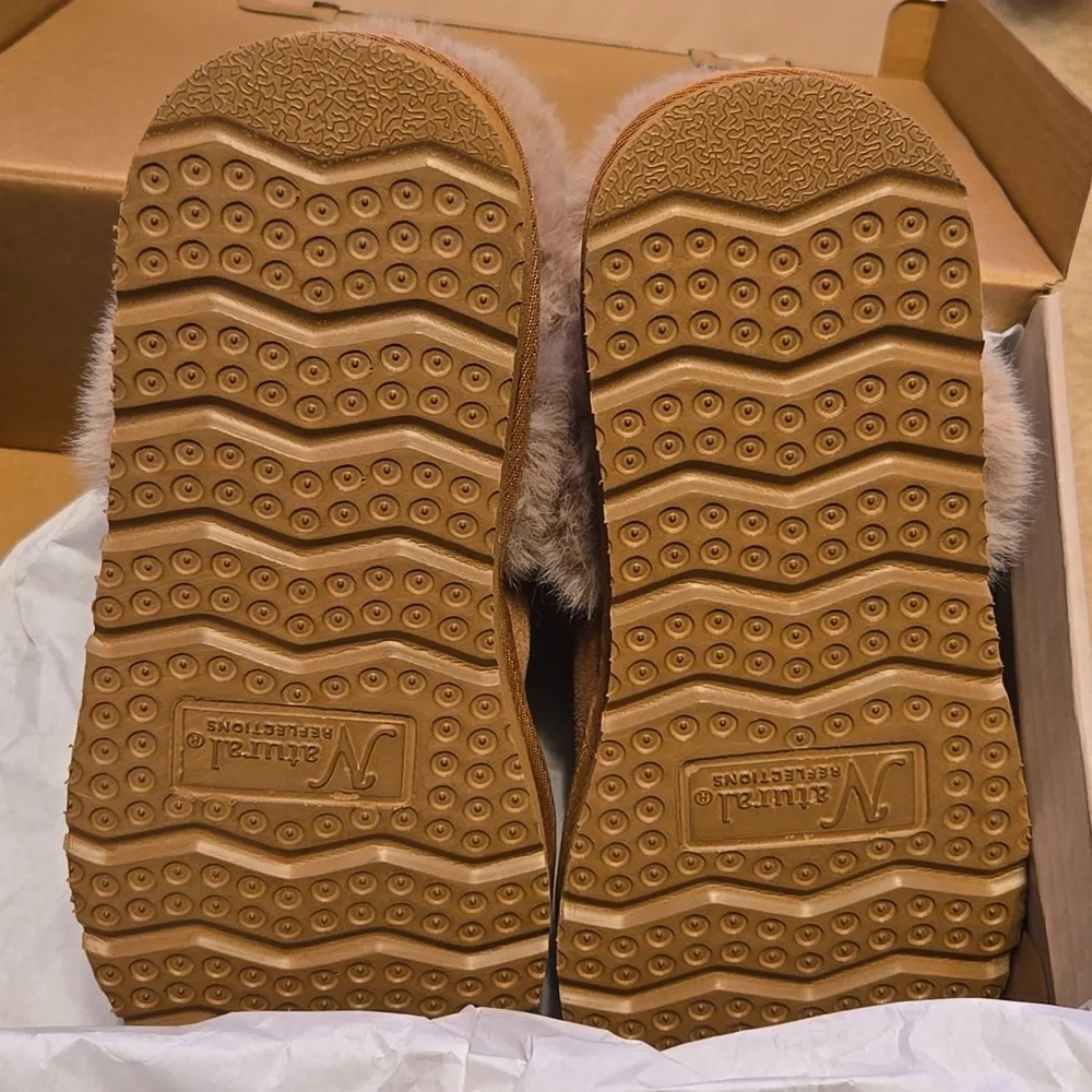 Feels like UGGs! - Tan Fur Trim Booties - Picture 4 of 7